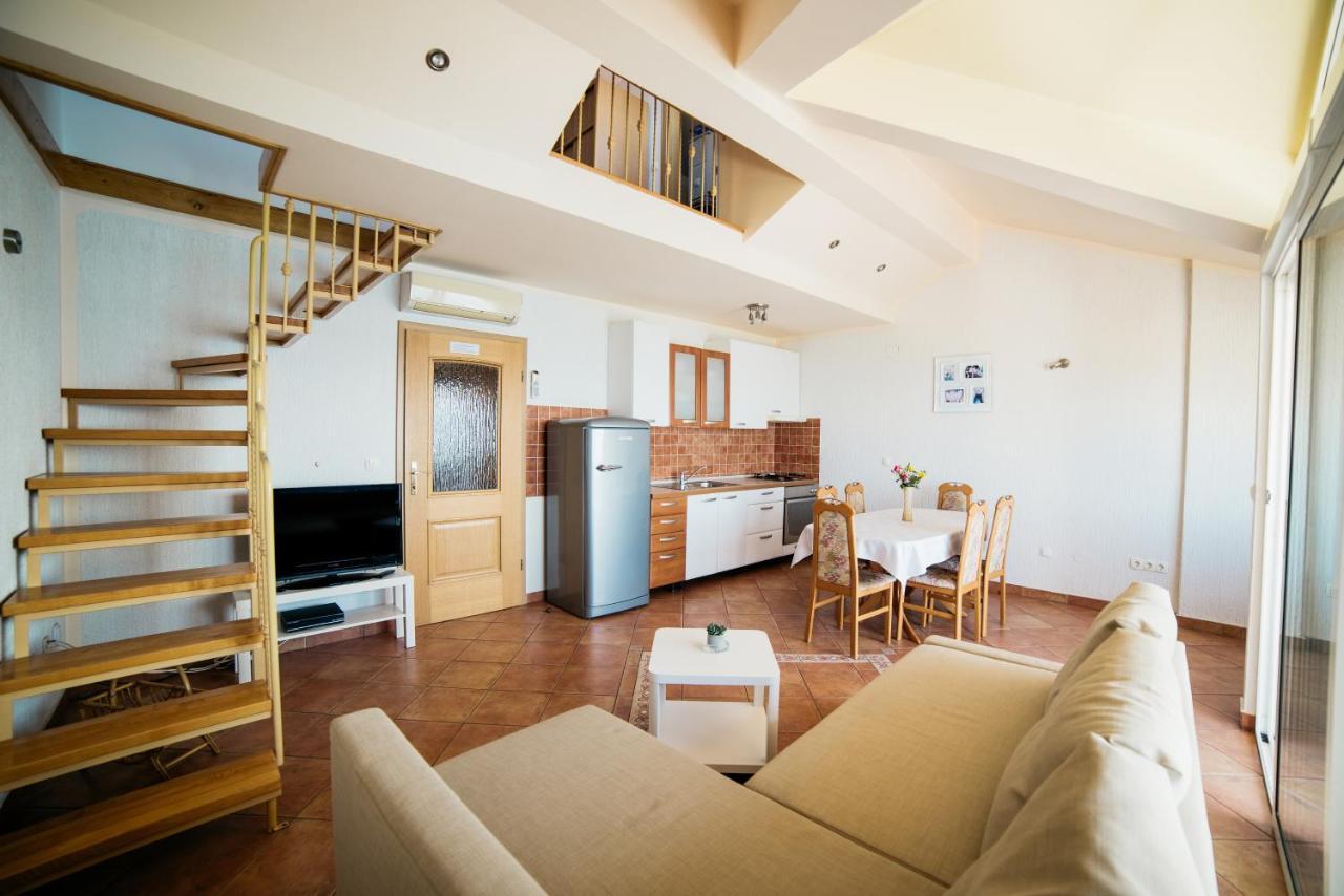 Apartment Selce 5206A Bagian luar foto